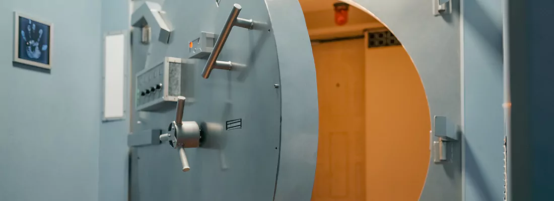 Vault and Safe locksmith services in Palm Beach Gardens, FL